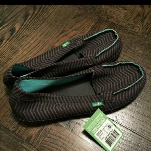 Sanuk flats, loafers, boat shoe size 9 Adorable